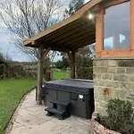 Nyaraló Meagill Farmhouse-hot Tub Country Otley