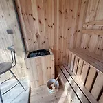 Meagill Farmhouse-hot Tub Country Nyaraló *