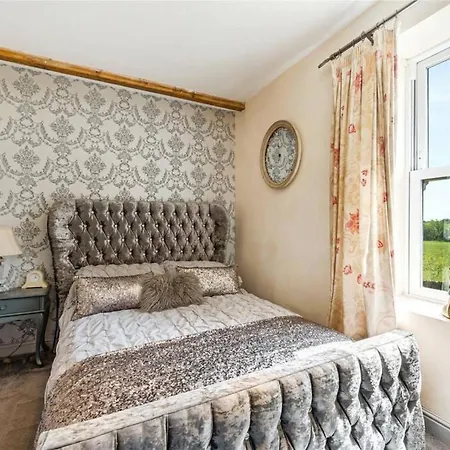 Meagill Farmhouse-hot Tub Country Ferienhaus *