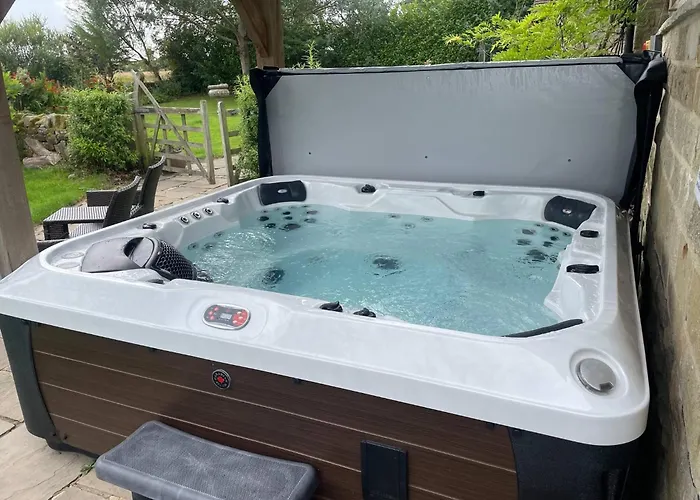 Semesterbostad Meagill Farmhouse-hot Tub Country