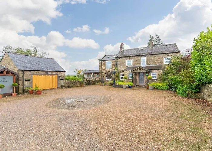 Semesterbostad Meagill Farmhouse-hot Tub Country