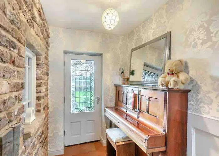 Meagill Farmhouse-hot Tub Country Semesterbostad *