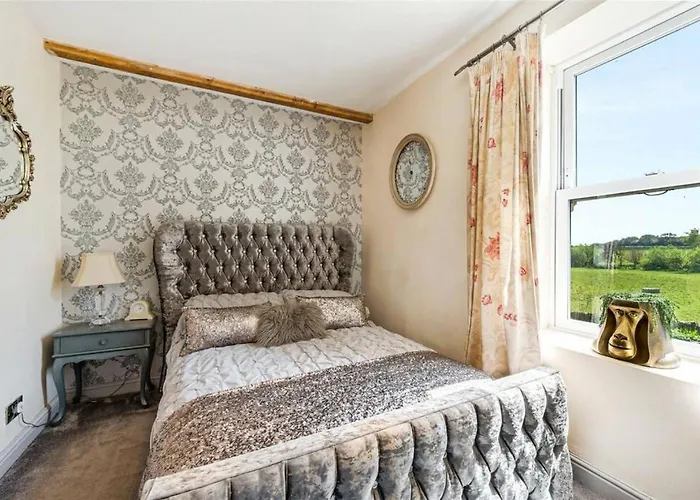 Meagill Farmhouse-hot Tub Country Semesterbostad *