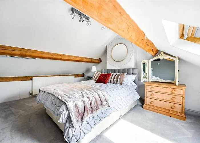 Meagill Farmhouse-hot Tub Country Semesterbostad *